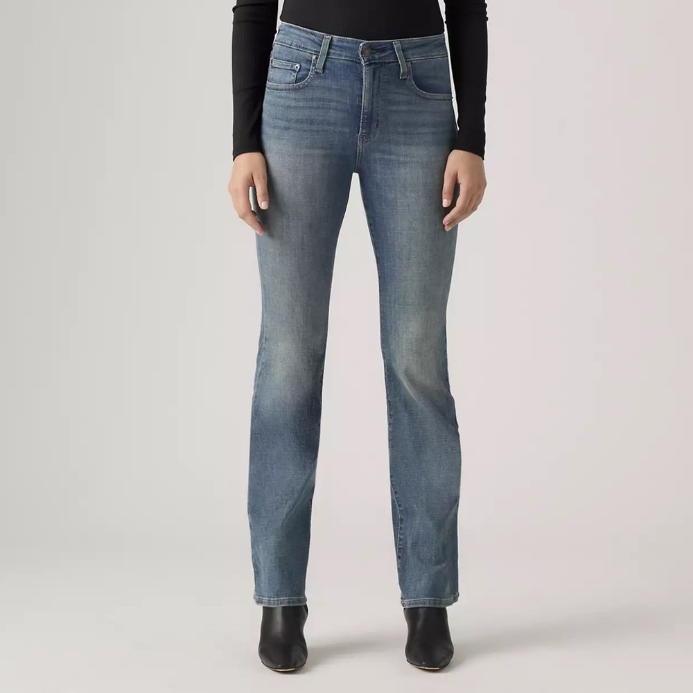 Levi's Women's 725  High-Rise Bootcut